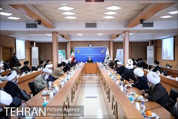 نشست شهردار تهران با ائمه جماعات در آستانه دهه فجر 29