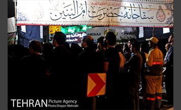 اجرای تغزیه اباعبدالله الحسین در میدان ولیعصر(عج) 6