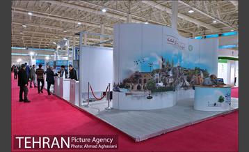 بازدید مشاور و مدیر کل دفتر شهردار تهران از هفتمین نمایشگاه ایران ساخت 2