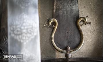 تیغه برافراشته، راه خدا را نشان می‏دهد