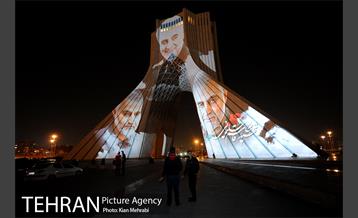 تصاویر سردار شهید قاسم سلیمانی بر دیوار برج آزادی 12