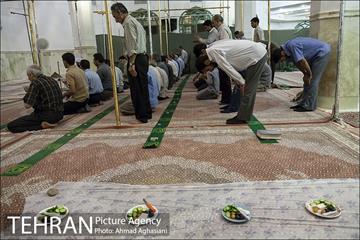 برسر سفره میهمانی خدا 8