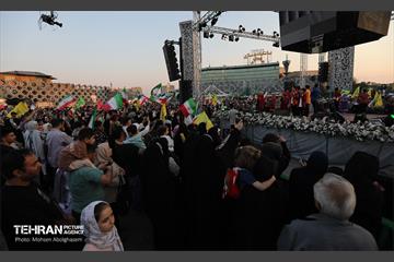 مهمانی ۱۰ کیلومتری عید غدیر در تهران - 1 3