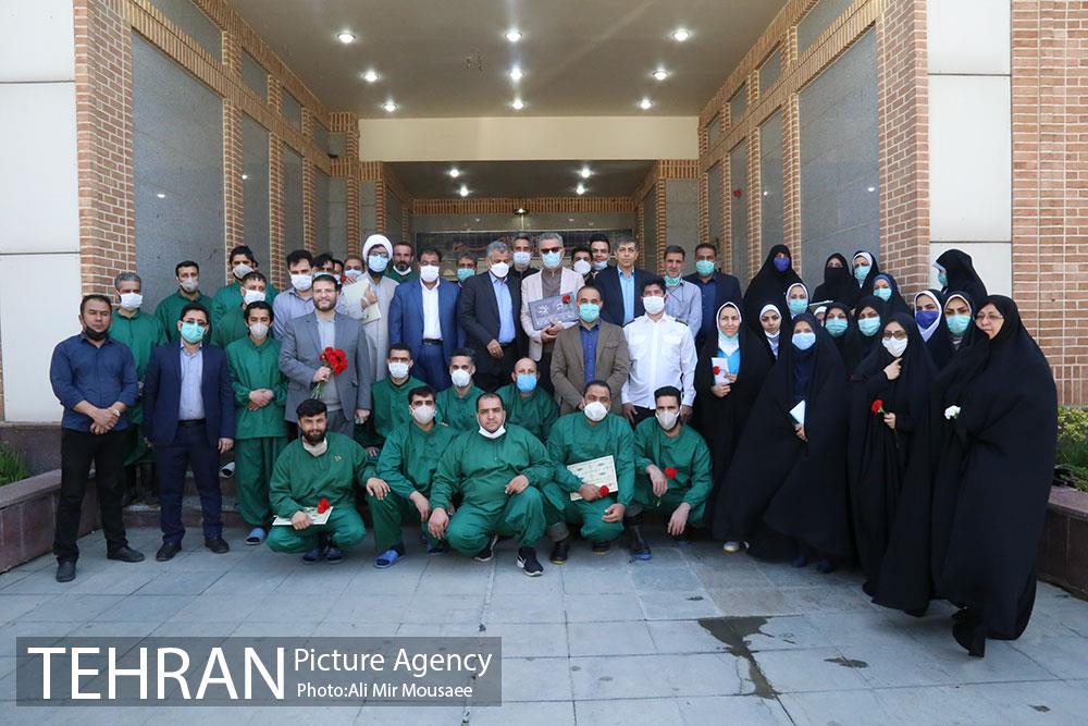 لحظه سال تحویل در بهشت زهرا(س) 11