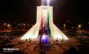 نورافشانی میدان آزادی در حمایت از تیم ملی 9