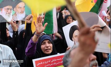 اجتماع مردمی در حمایت و تشکر از نیروهای مسلح در میدان انقلاب 39