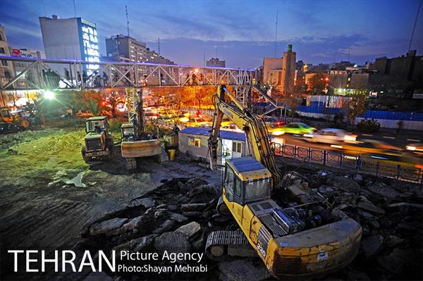 هم‌اکنون؛ جمع‌آوری کارگاه عمرانی میدان هفت تیر 17