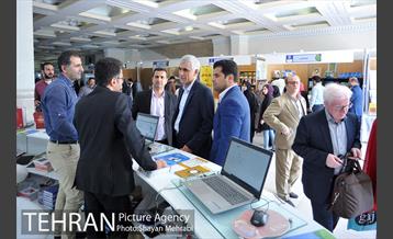 بازدید محمد علی افشانی ار نمایشگاه کتاب 3