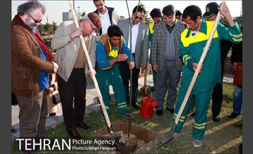 آیین درختکاری در منطقه فرهنگی و گردشگری عباس آباد  13