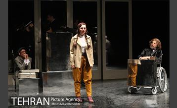 نمایش دشمن مردم‎ 21