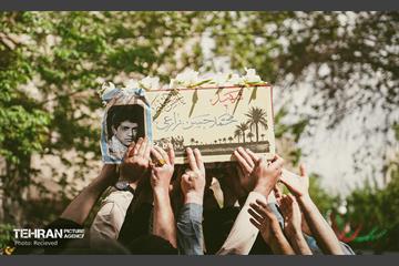 تشییع پیکر مطهر شهید محمد حسن زارعی در منطقه ۸ 5