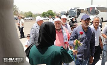 بازدید بیش از ۱۰۰ خانواده شهدای غزه از برج میلاد 23