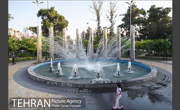 بعدازظهر تابستانی در میدان نبوت (هفت حوض) 11