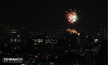 نورافشانی جشن پیروزی انقلاب اسلامی‌ در برج میلاد 5