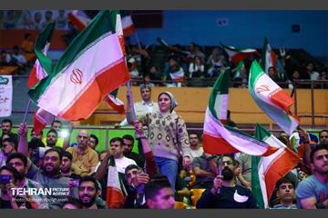 مراسم تجلیل از کشتی‌گیران قهرمان جهان (جشنی برای ایران) 61