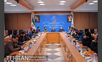 نشست صمیمانه رئیس مرکز ارتباطات شهرداری تهران با اصحاب رسانه 14
