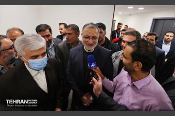 مراسم اهدای کاپ قهرمانی تیم‌های برتر کشتی آزاد توسط شهردار تهران و وزیر ورزش 18