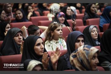 آیین گرامیداشت مقام شامخ معلم و تجلیل از معلمان نمونه منطقه ۱۷  27