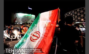 شادی مردم تهران پس از صعود تیم ملی فوتبال به جام جهانی 4