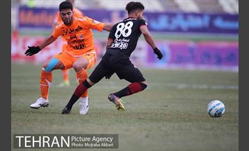 دیدار تیم های فوتبال سایپا تهران و فولاد خوزستان