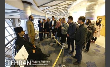 بازدید مهمانان خارجی سی و دومین نمایشگاه بین المللی کتاب تهران از برج میلاد  15