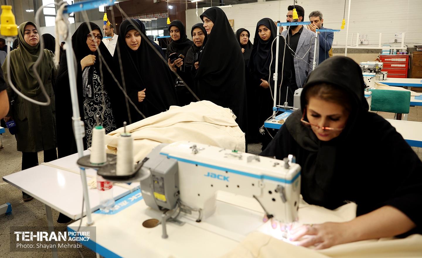 بازدید معاون امور زنان ریاست جمهوری از مرکز کارآفرینی کوثر 22