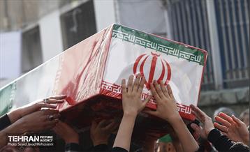 تشییع پیکرهای ۱۰۰ شهید گمنام از مقابل دانشگاه تهران 1