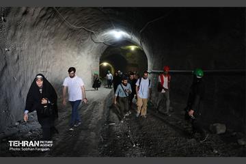 تور بازدید شرکت کنندگان دوره آرمانشهر از ایستگاه مترو میدان کتاب 1