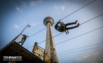 استقبال مسافران نوروزی از برج میلاد تهران  8