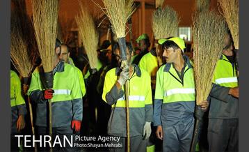 شروع بکار نیروهای خدمات شهری بعد از پایان مراسم ارتحال امام خمینی (ره) 11