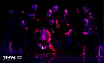 نمایش «سیب، فانوس، کشتی» 4