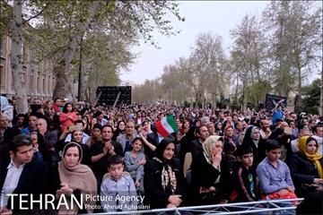 کنسرت گروه رستاک در میدان مشق 21