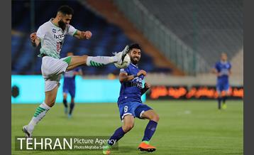دیدار تیم های فوتبال استقلال تهران و ذوب آهن اصفهان 8
