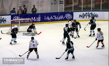 اسکیت هاکی روی یخ زنان 1