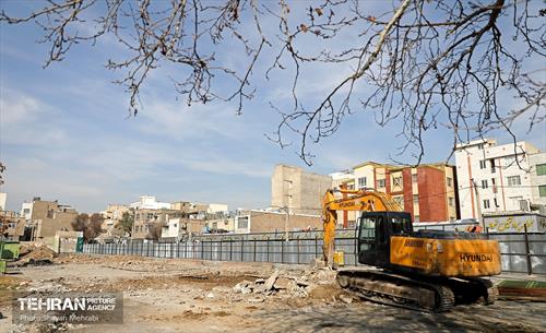 پارکینگ‌ طبقاتی اعتماد