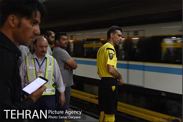 پرفورمنس داوران فوتبال در ایستگاه هفت تیر 36