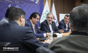 آیین رونمایی از کارت اعتباری رفاه شهر  و بسته های انگیزشی رفاهی و اداری کارکنان شهرداری تهران 10