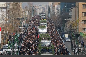 تشییع پیکر ۲۰۰ شهید گمنام دفاع مقدس در تهران 16