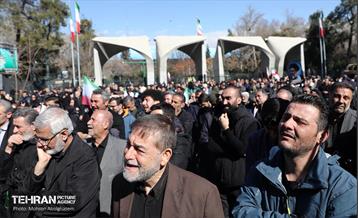اجتماع مردم تهران در پی شهادت رهبر انقلاب - 2 13