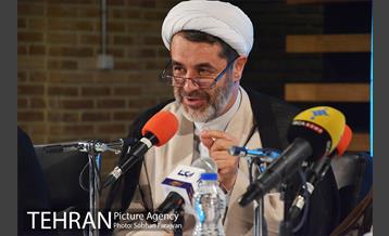 نشست گفتگو و بررسی کتاب تقاطع انقلاب  14