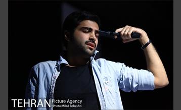 نمایش او فقط خسته بود‎ 18