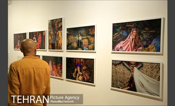 نمایش عکس «زیبایی در جنگ» 13