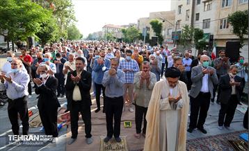 اقامه نماز عید فطر در محله کرمان 17