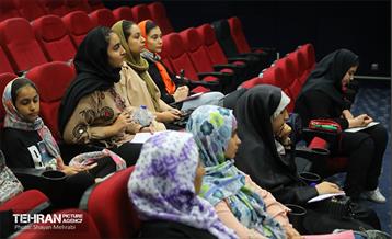 دومین روز کارگاه داستان‌نویسی ویژه اعضای کانون نوجوانان 24