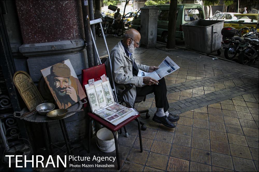 شهرنگار؛ خیابان منوچهری 19