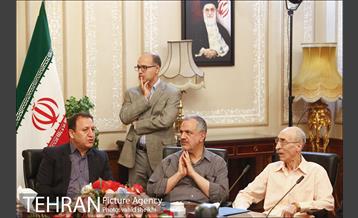 تهران گردی احمد مسجد جامعی به مناسبت روز مشروطه 5