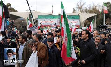 تشییع پیکر ۱۰۰ شهید مردمی و مدافع امنیت در تهران - 1 57