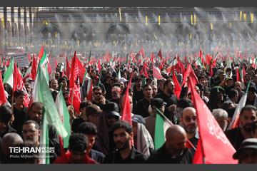 اقامه نماز بر پیکر آقای شهید ایران - 1 37