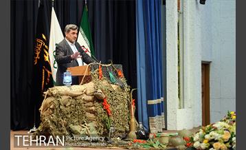 تجلیل از خبرنگاران و عکاسان عرصه دفاع مقدس با حضور شهردار تهران 31