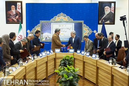 آئین انعقاد قرارداد ساخت یک رام قطار مترویی برای استفاه در خطوط مترو تهران 24